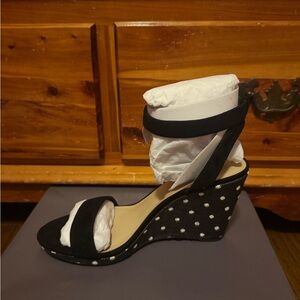 No Box Stylish Black Wedge Sandals Size 9.5!